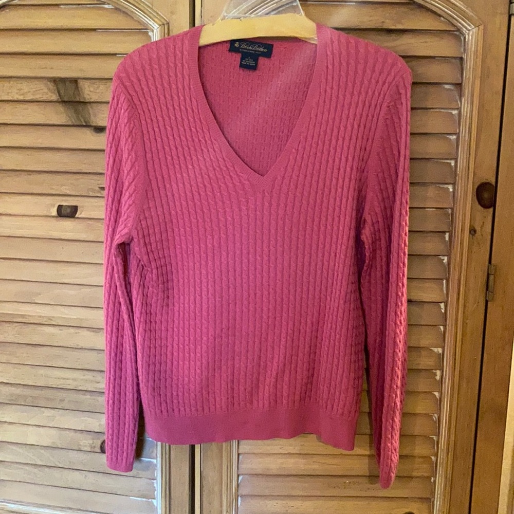 Brooks Bros WMNs V neck sweater sz LG rose salmon